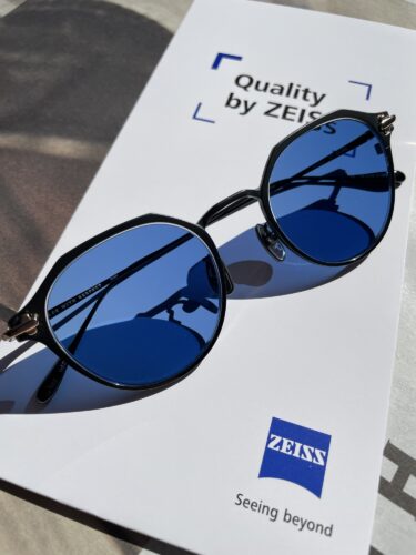 ZEISS調光レンズ ブルー BLUE PhotoFusion X　ZEISS社から新製品のお知らせ　カールツァイス社 新調光メガネレンズ